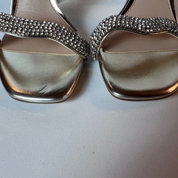 Jewel Badgley Mischka Light Gold Rhinestone Strap Block Heel Sandals Size 6 - Picture 4 of 8